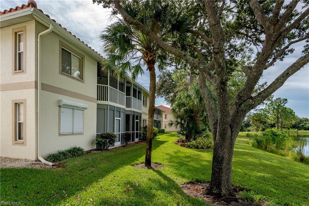 655 Luisa Ln 4, Naples, FL 34104-35