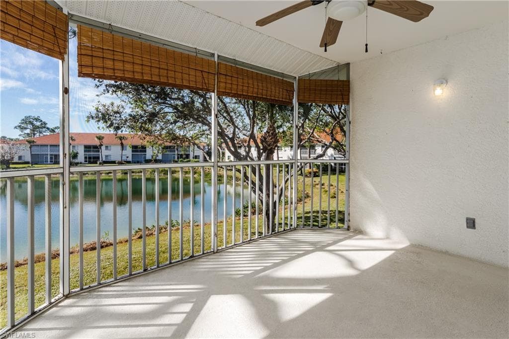 655 Luisa Ln 4, Naples, FL 34104-3