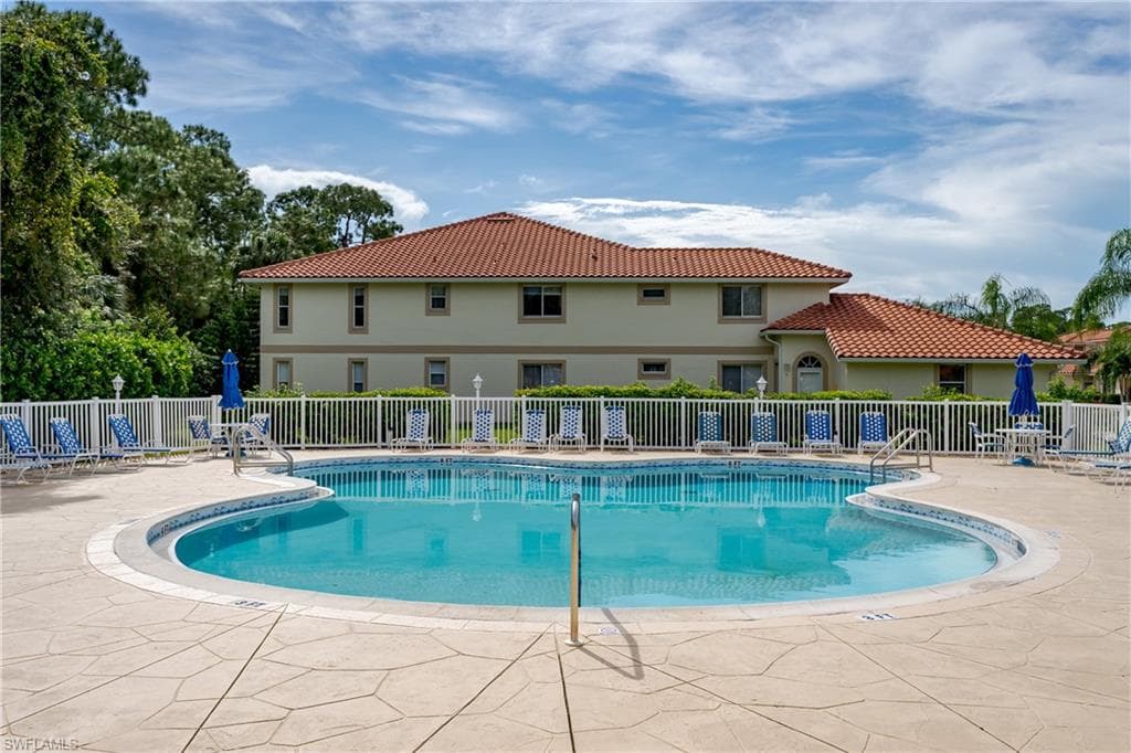 655 Luisa Ln 4, Naples, FL 34104-39