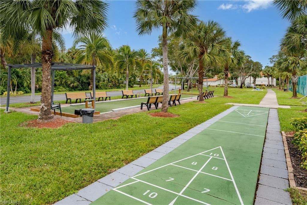 655 Luisa Ln 4, Naples, FL 34104-46