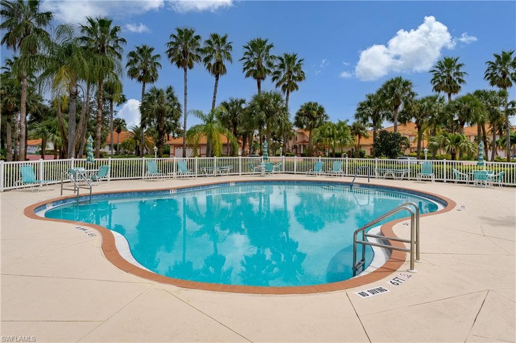 655 Luisa Ln 4, Naples, FL 34104-47