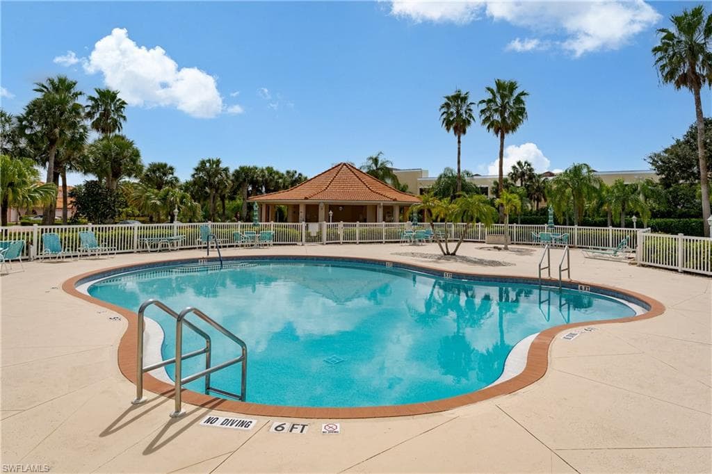 655 Luisa Ln 4, Naples, FL 34104-48