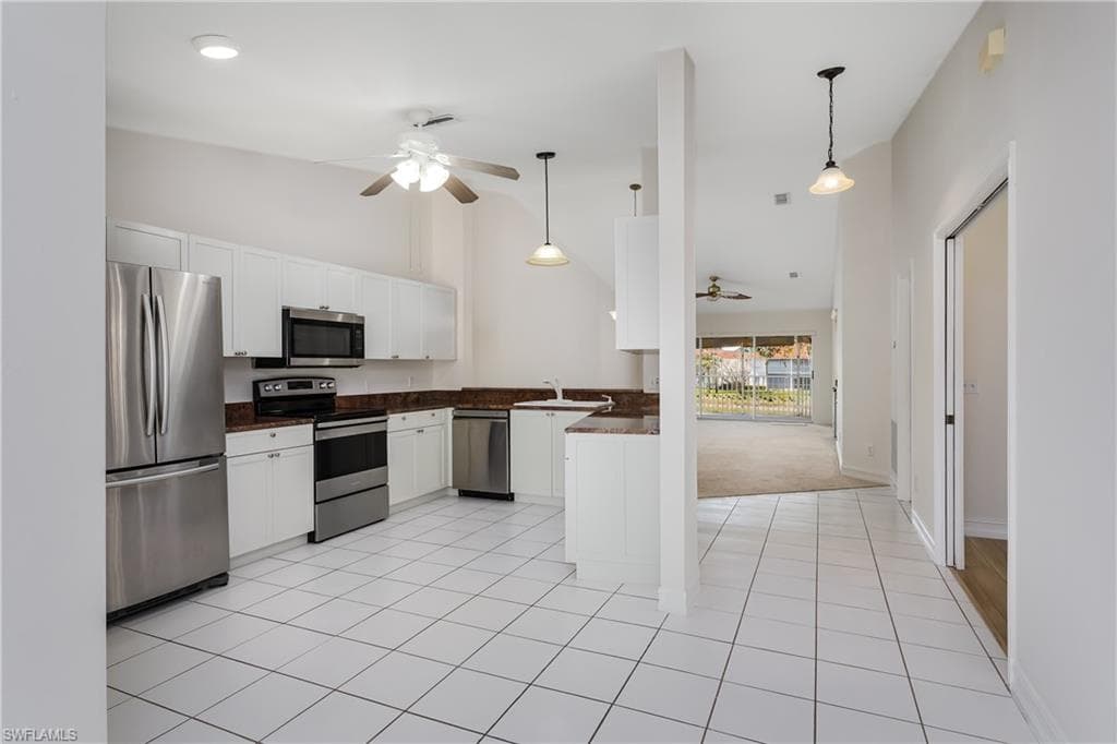 655 Luisa Ln 4, Naples, FL 34104-7