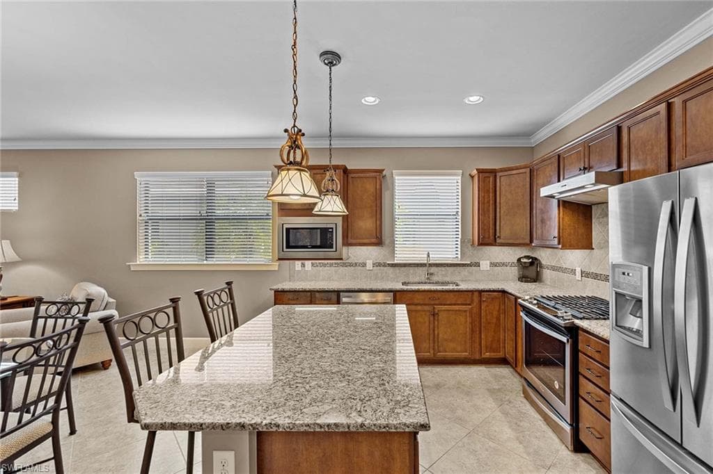 7638 Jacaranda Ln, Naples, FL 34114-13