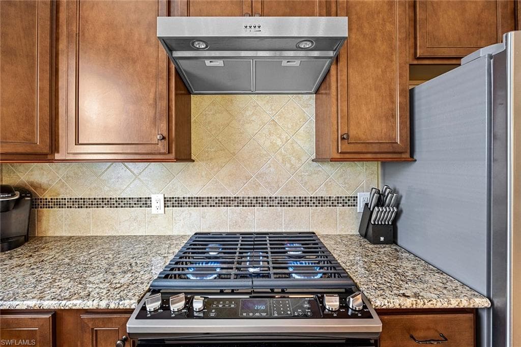 7638 Jacaranda Ln, Naples, FL 34114-16