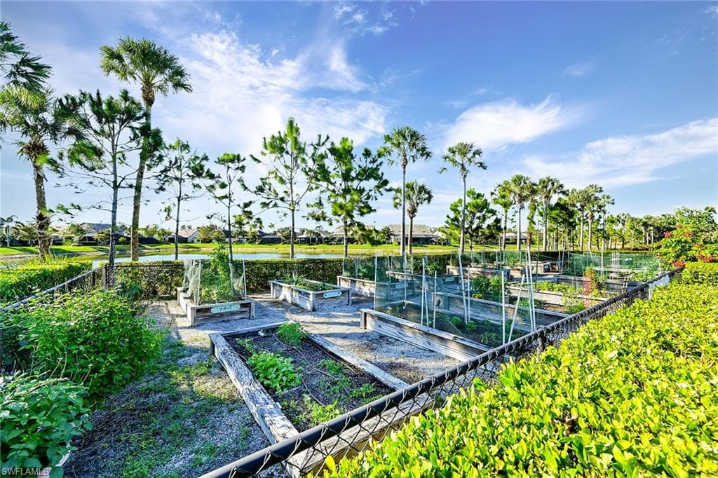 7638 Jacaranda Ln, Naples, FL 34114-43