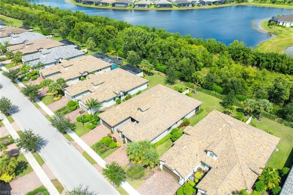 7638 Jacaranda Ln, Naples, FL 34114-7