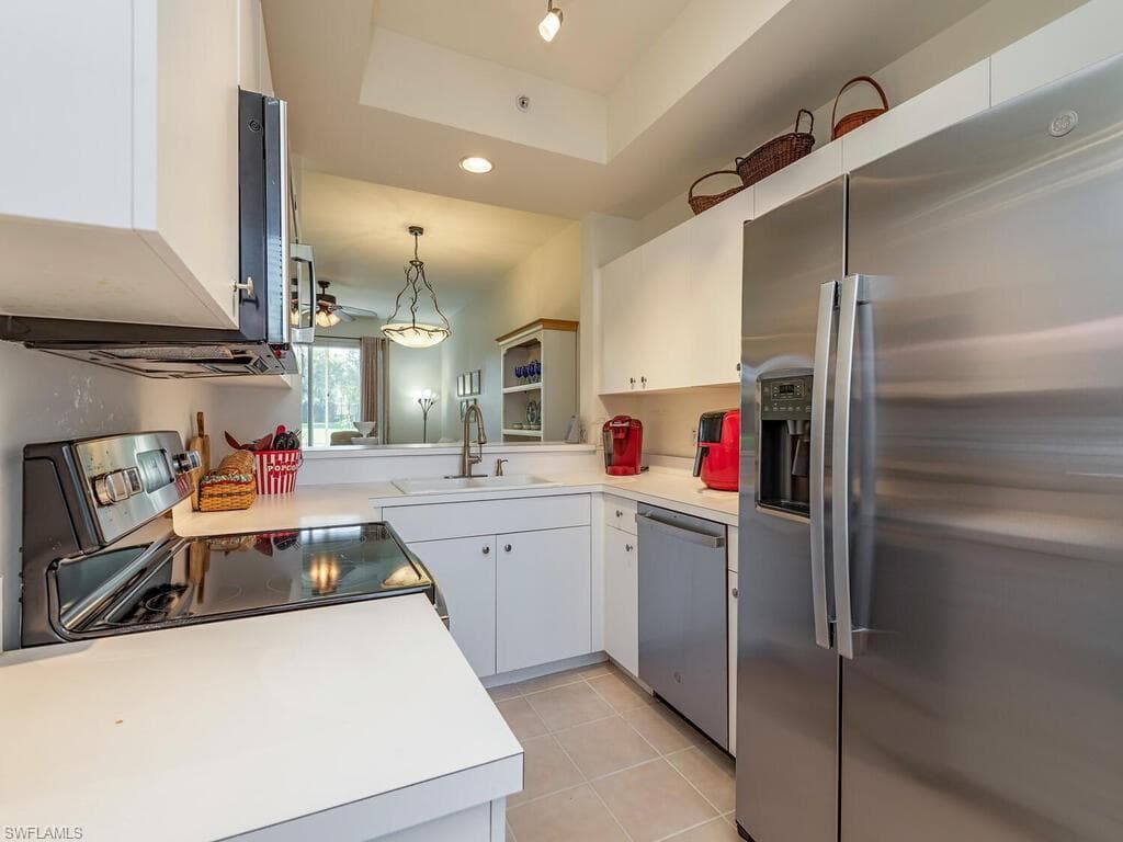 2875 Cypress Trace Cir 8-101, Naples, FL 34119-5