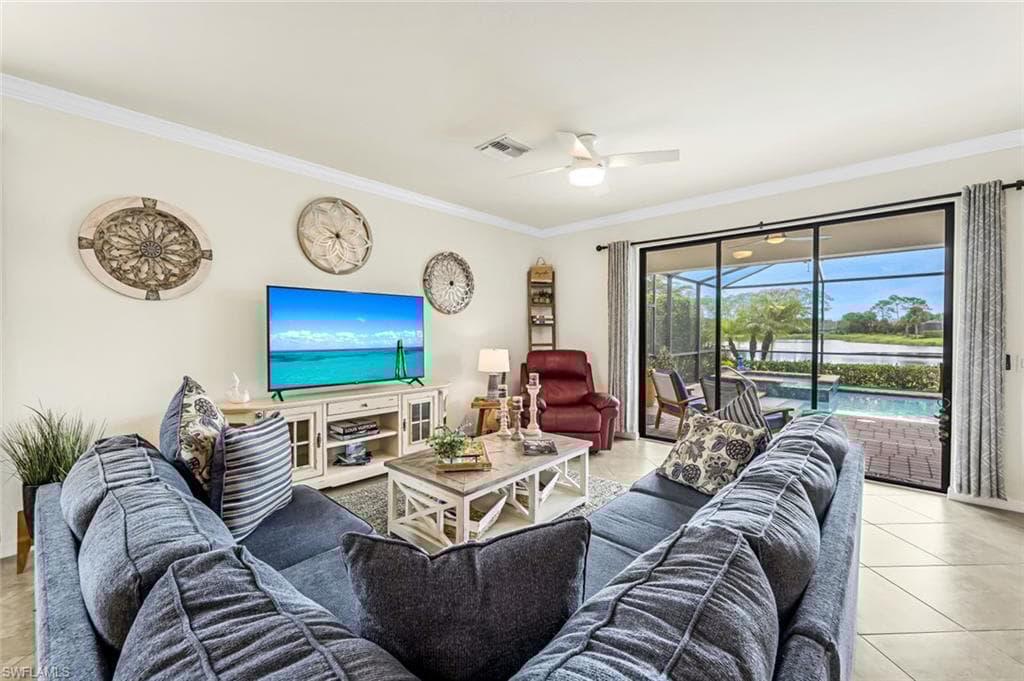 1613 Vizcaya Ln, Naples, FL 34113-9