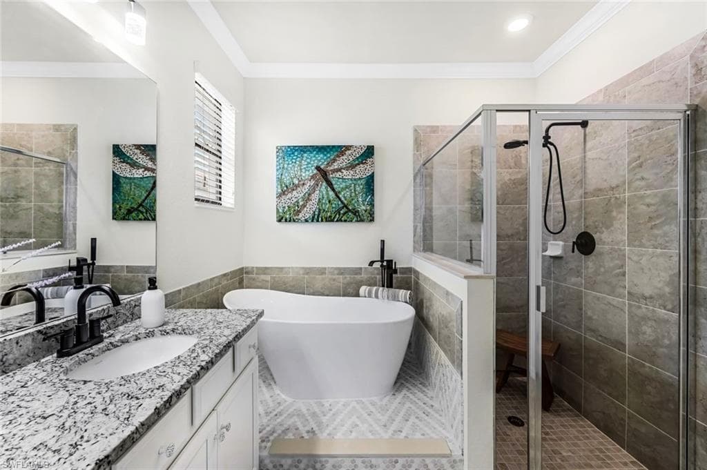 1613 Vizcaya Ln, Naples, FL 34113-16