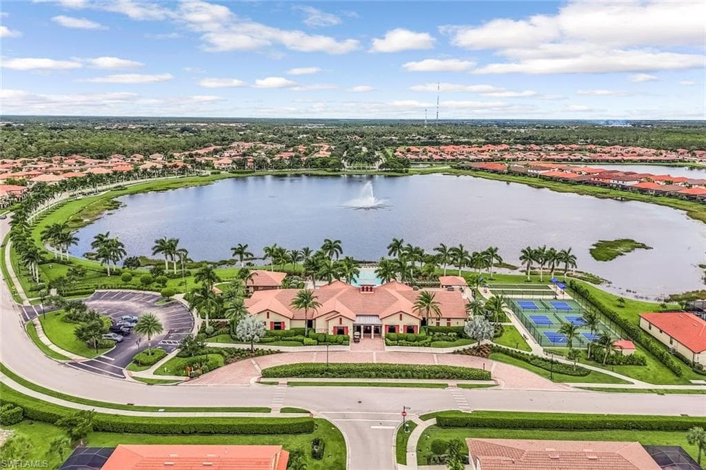 1613 Vizcaya Ln, Naples, FL 34113-34