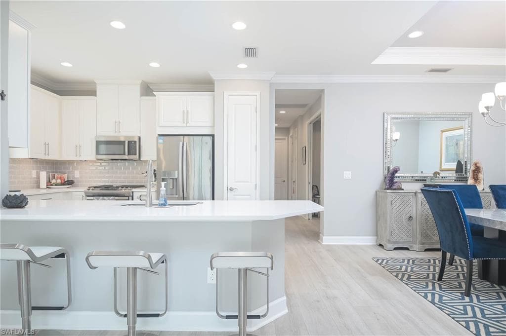 8013 Calle Canovas Ct, Naples, FL 34114-9