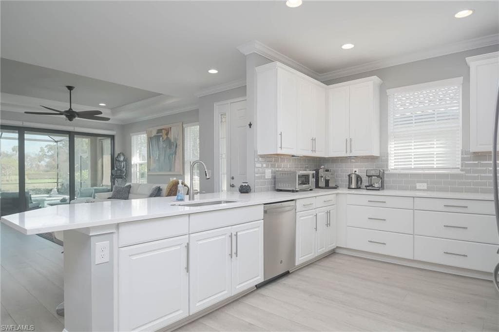 8013 Calle Canovas Ct, Naples, FL 34114-12