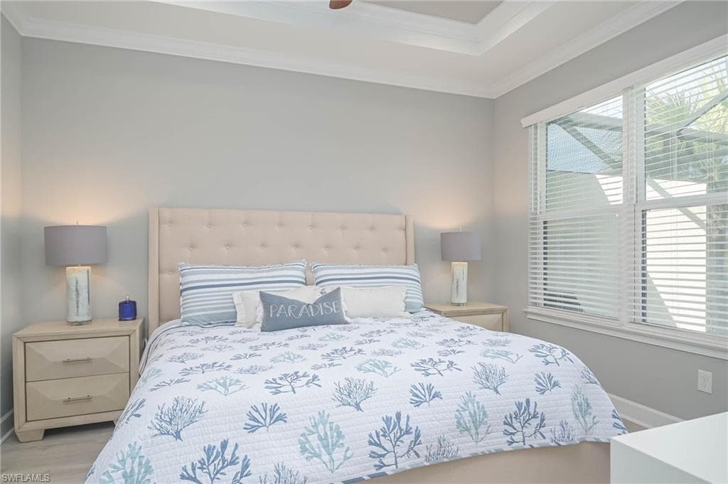 8013 Calle Canovas Ct, Naples, FL 34114-18