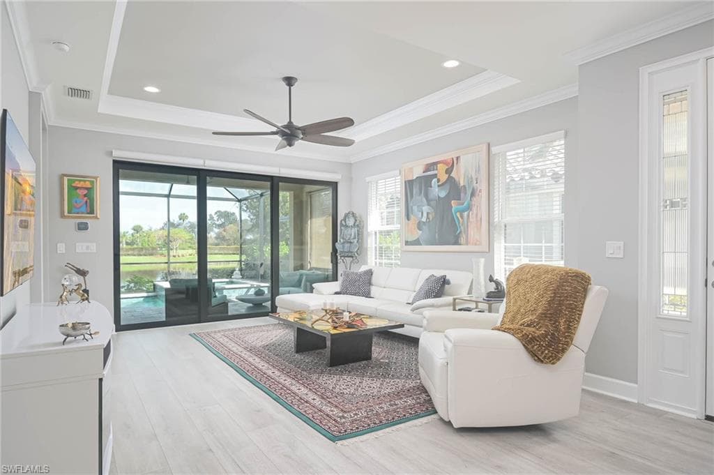 8013 Calle Canovas Ct, Naples, FL 34114-22