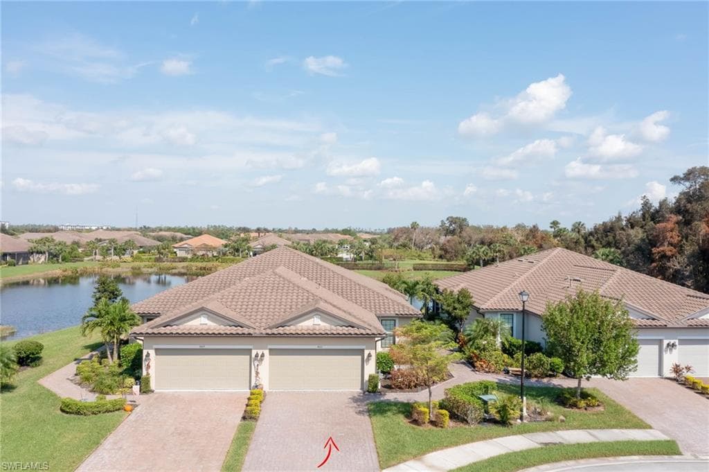 8013 Calle Canovas Ct, Naples, FL 34114-27