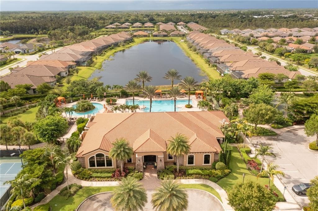 8013 Calle Canovas Ct, Naples, FL 34114-30