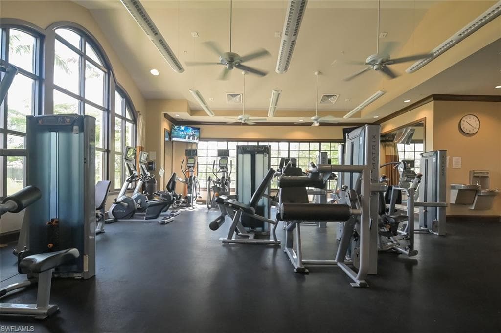 8013 Calle Canovas Ct, Naples, FL 34114-35