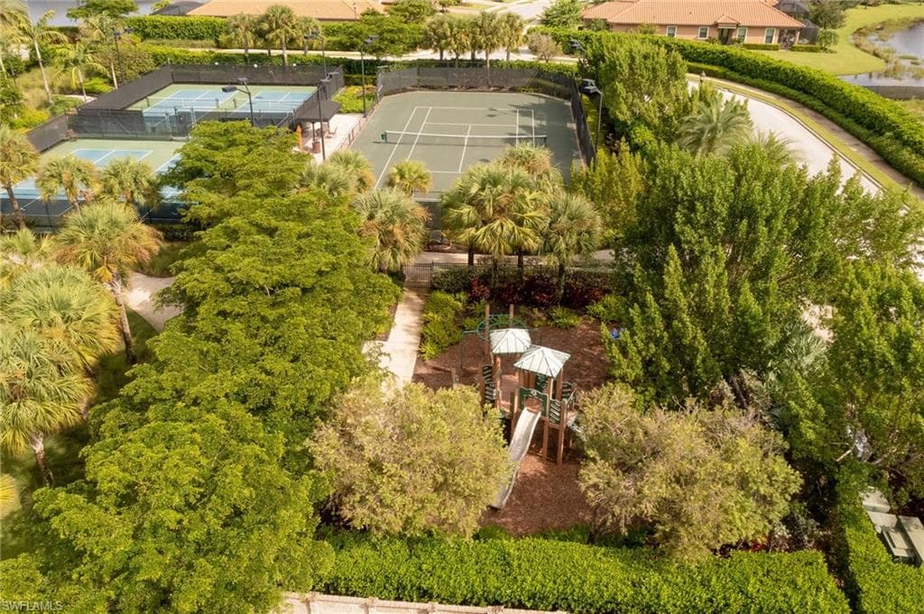 8013 Calle Canovas Ct, Naples, FL 34114-38