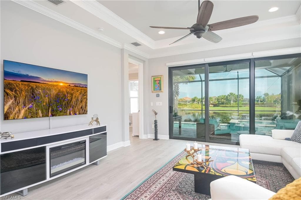 8013 Calle Canovas Ct, Naples, FL 34114-5