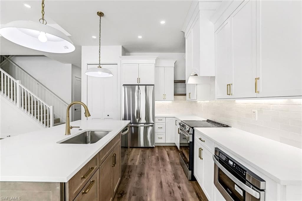 7972 Cordoba Pl, Naples, FL 34113-9