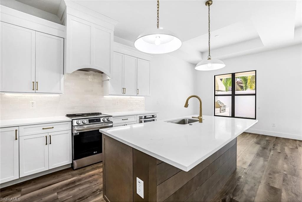 7972 Cordoba Pl, Naples, FL 34113-8