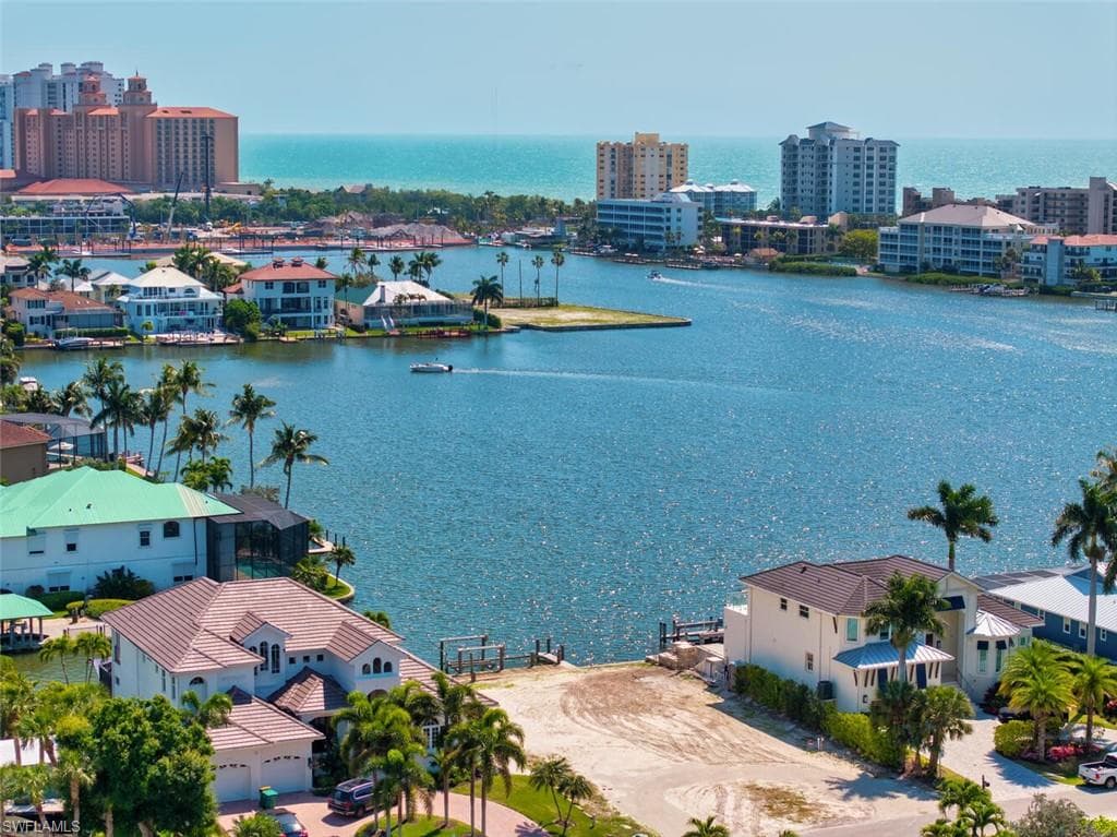 348 Lagoon Ave, Naples, FL 34108-2