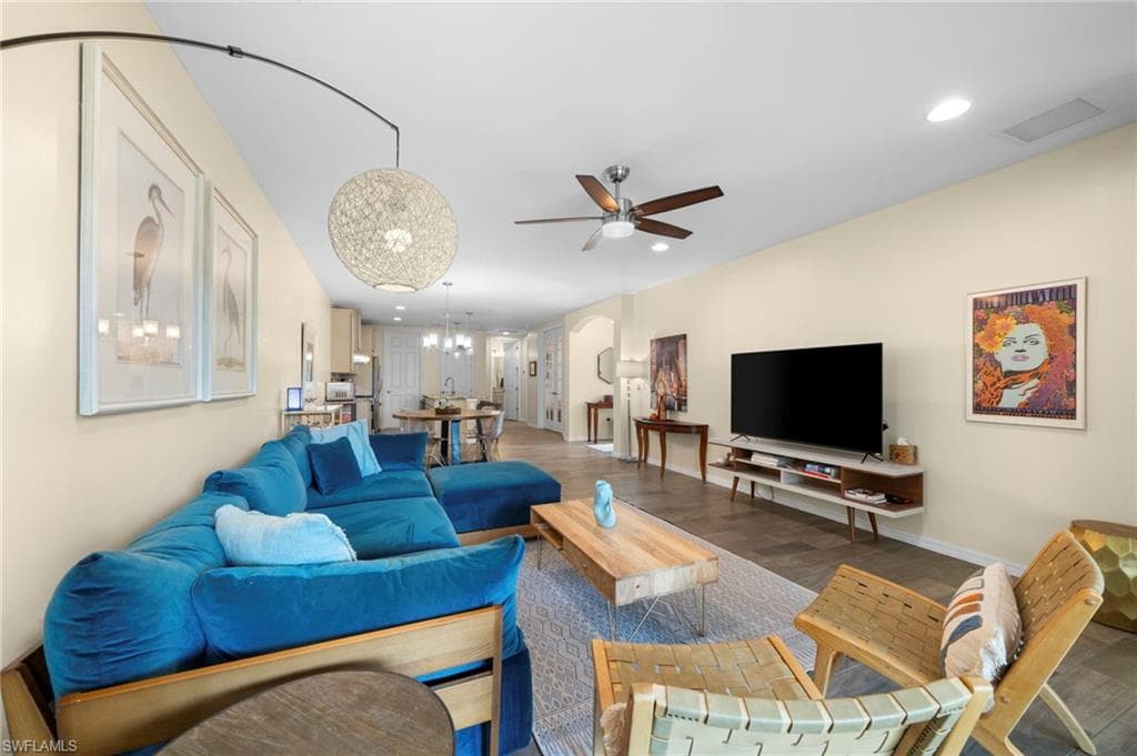 14867 Edgewater Cir, Naples, FL 34114-13