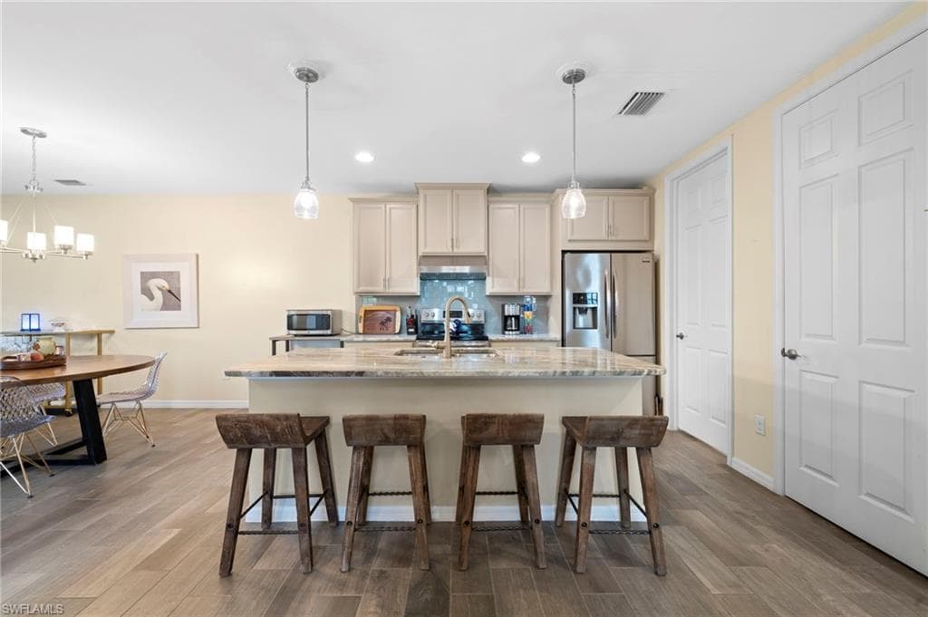 14867 Edgewater Cir, Naples, FL 34114-19