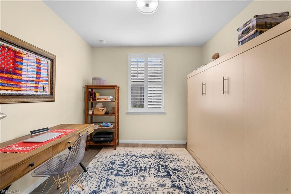 14867 Edgewater Cir, Naples, FL 34114-25