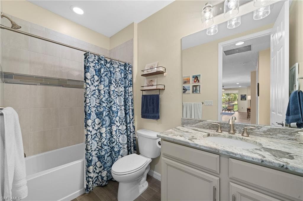 14867 Edgewater Cir, Naples, FL 34114-28