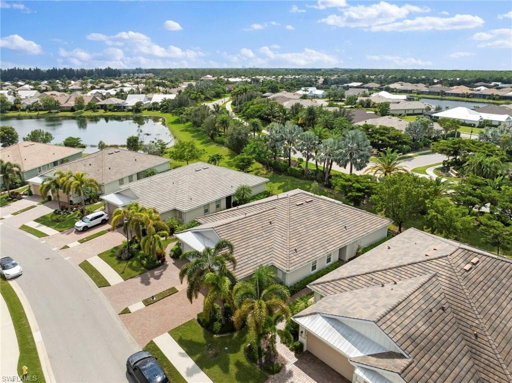 14867 Edgewater Cir, Naples, FL 34114-39