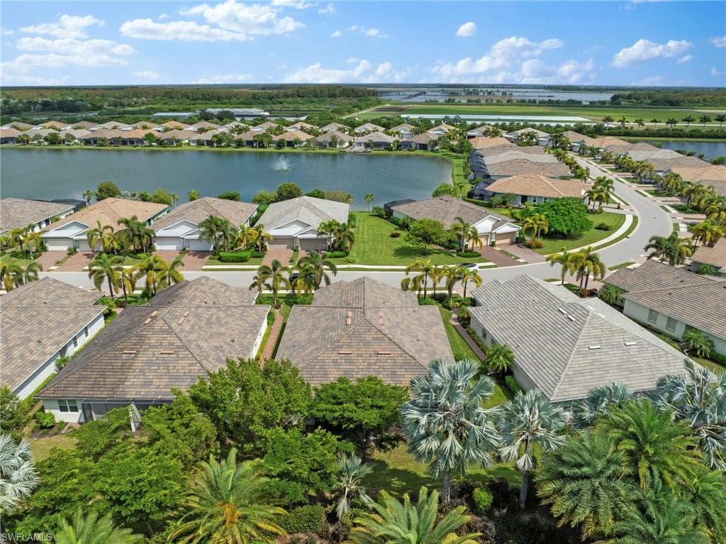 14867 Edgewater Cir, Naples, FL 34114-41