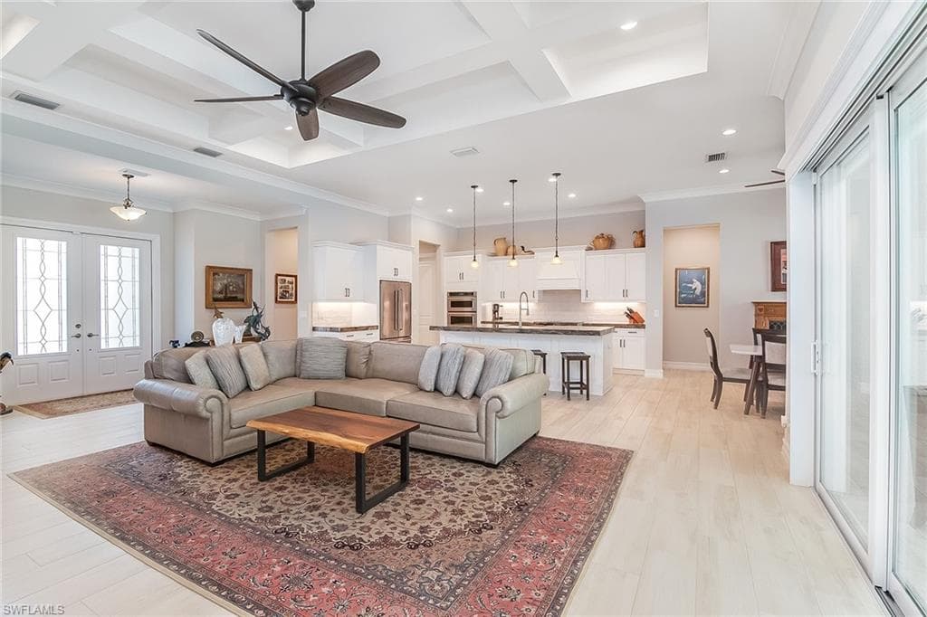 14224 Laguna Springs Ln, Naples, FL 34114-4