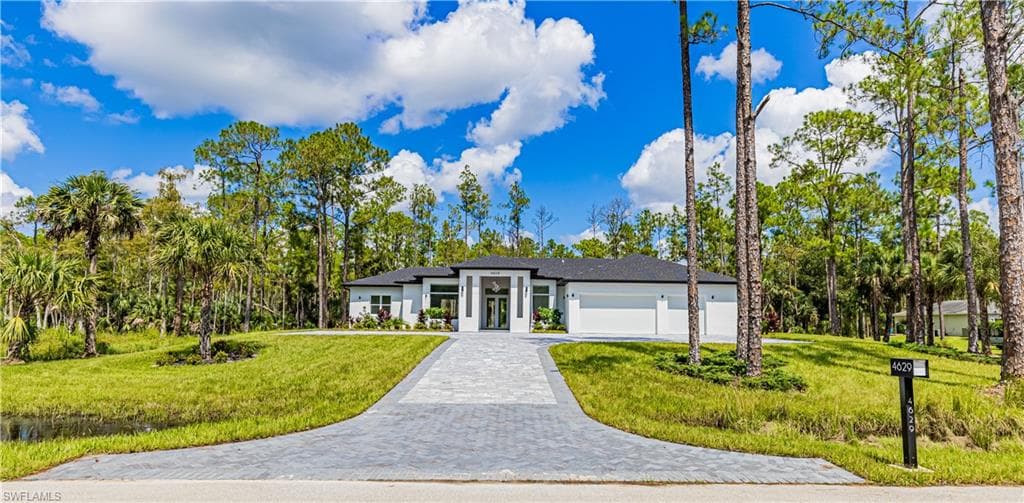 4629 10th Ave SE, Naples, FL 34117-32