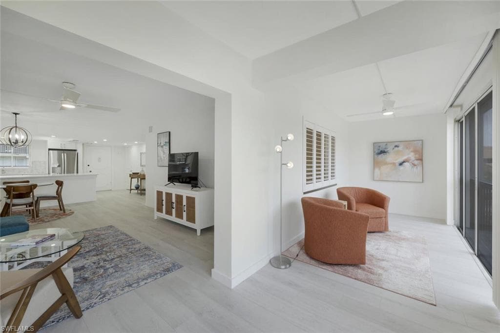 5 High Point Cir W 212, Naples, FL 34103-6