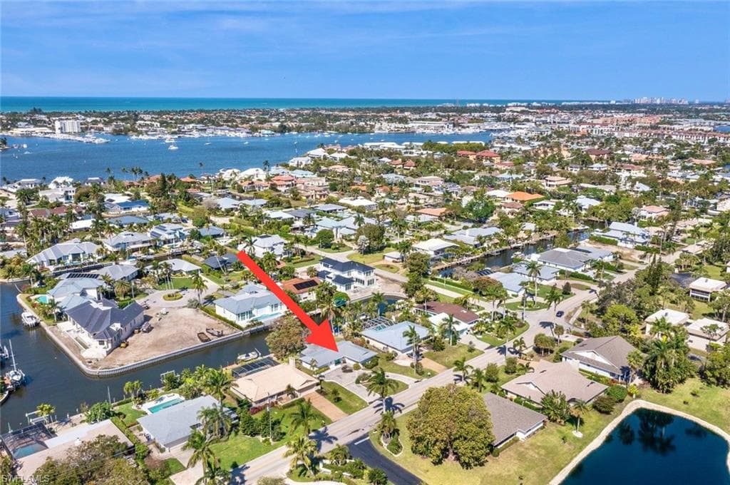 1696 Sandpiper St, Naples, FL 34102-2