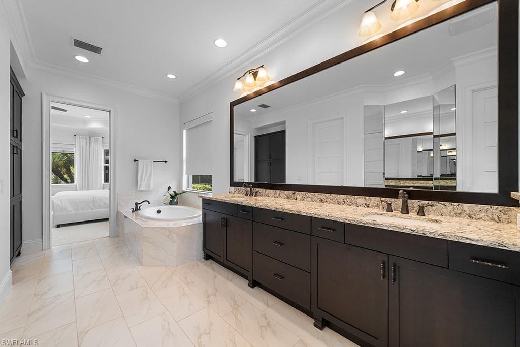 5154 Andros Dr, Naples, FL 34113-33