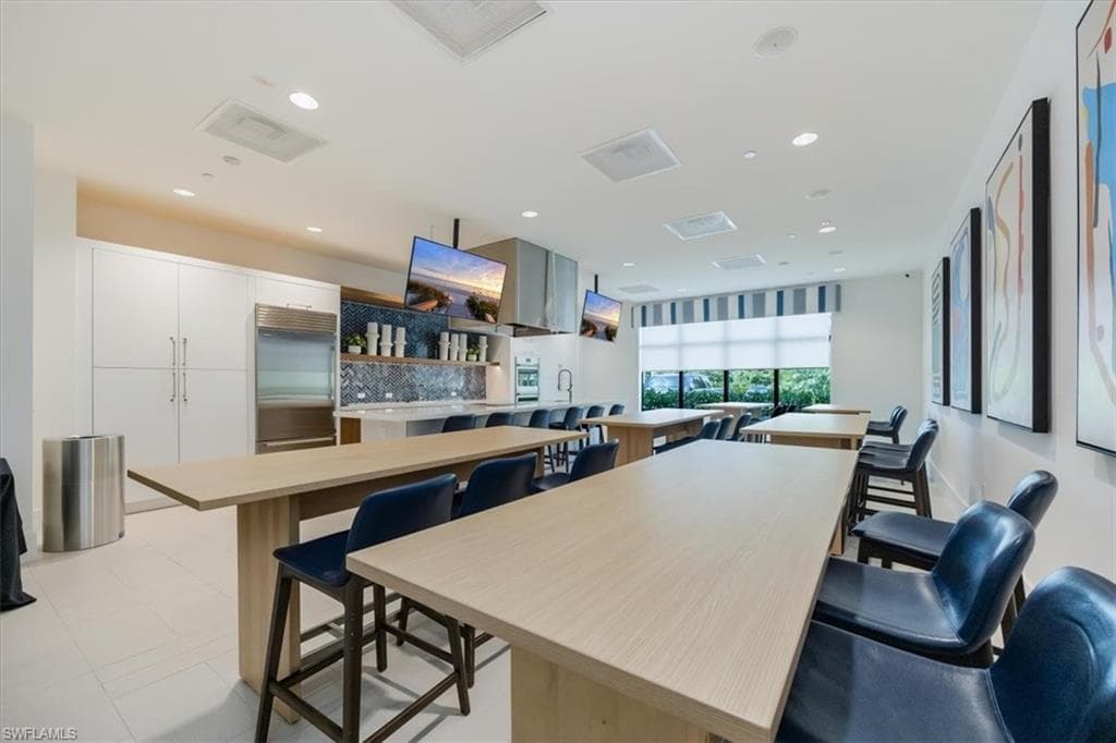 12452 Violet Ln, Naples, FL 34120-10