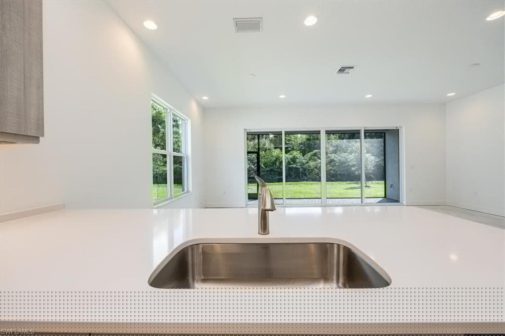 12452 Violet Ln, Naples, FL 34120-12