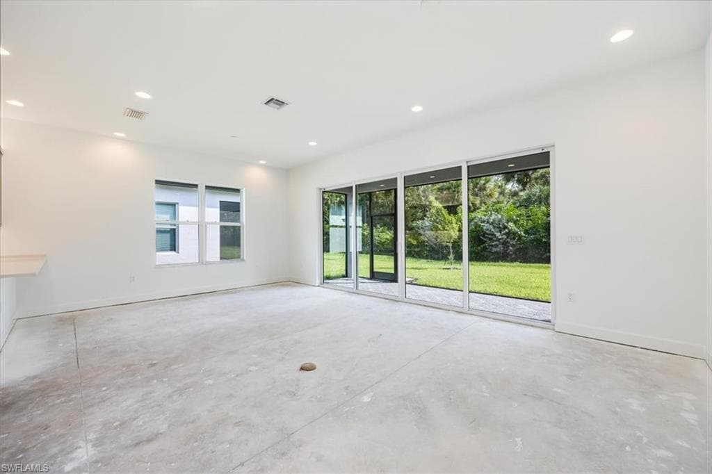 12452 Violet Ln, Naples, FL 34120-13