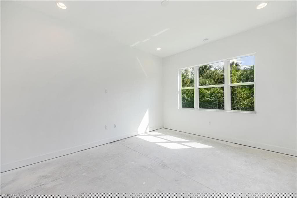 12452 Violet Ln, Naples, FL 34120-15