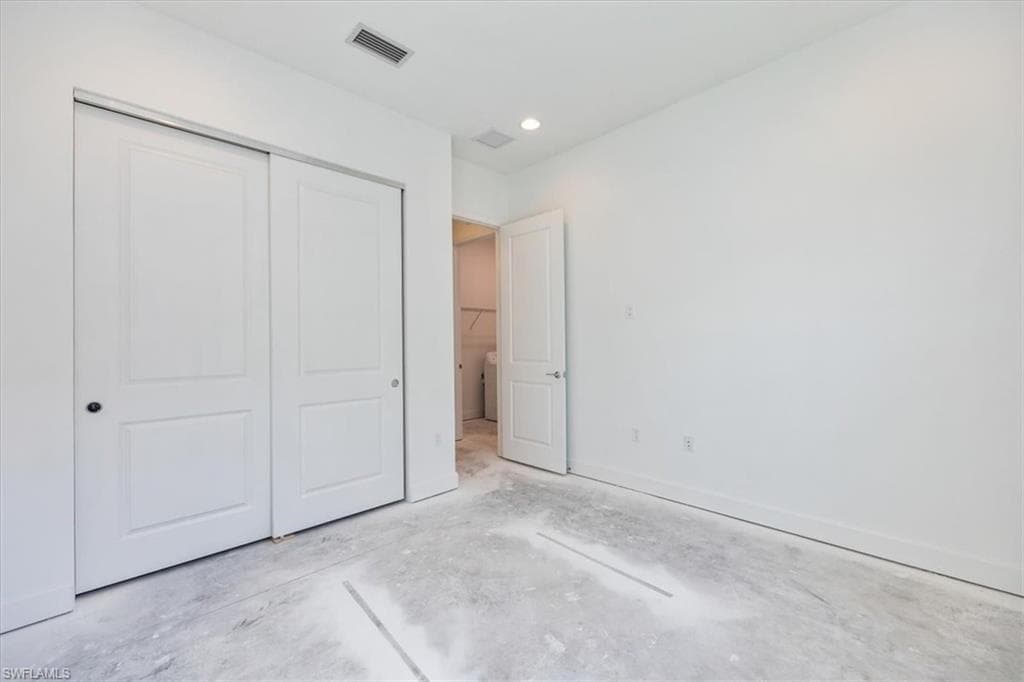 12452 Violet Ln, Naples, FL 34120-16