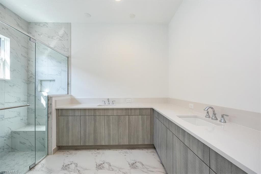 12452 Violet Ln, Naples, FL 34120-19