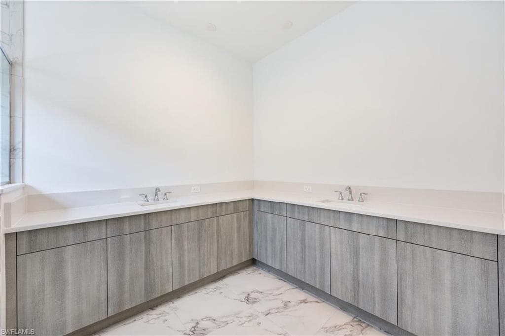 12452 Violet Ln, Naples, FL 34120-20