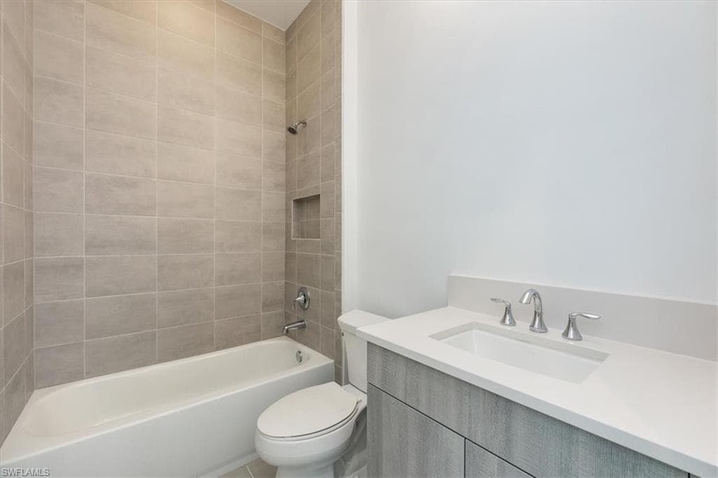 12452 Violet Ln, Naples, FL 34120-21