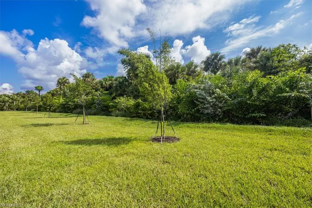 12452 Violet Ln, Naples, FL 34120-30