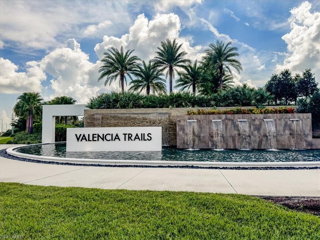 12452 Violet Ln, Naples, FL 34120-31