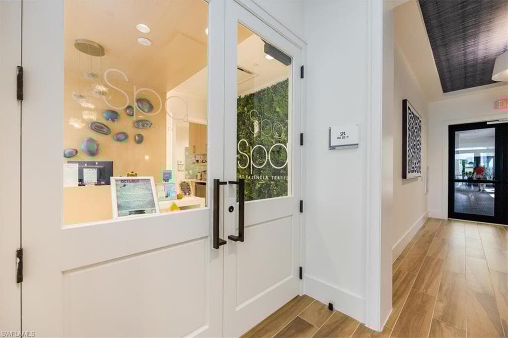 12452 Violet Ln, Naples, FL 34120-5