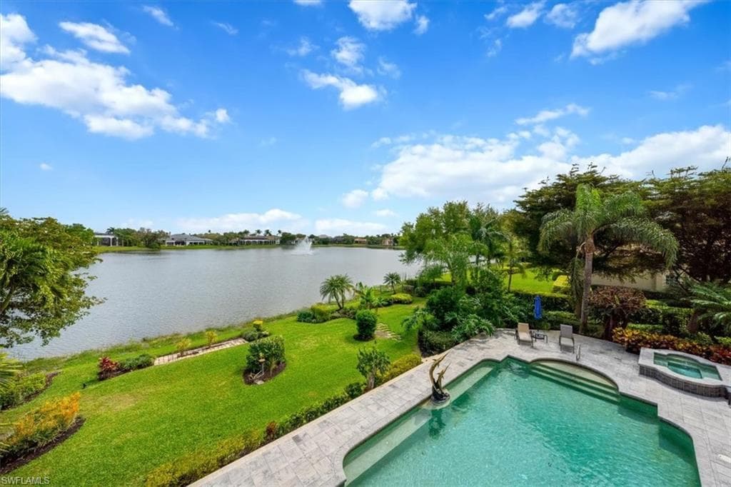 13681 Pondview Cir, Naples, FL 34119-26